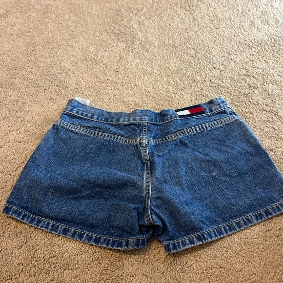 tommy shorts - Picture 2 of 3